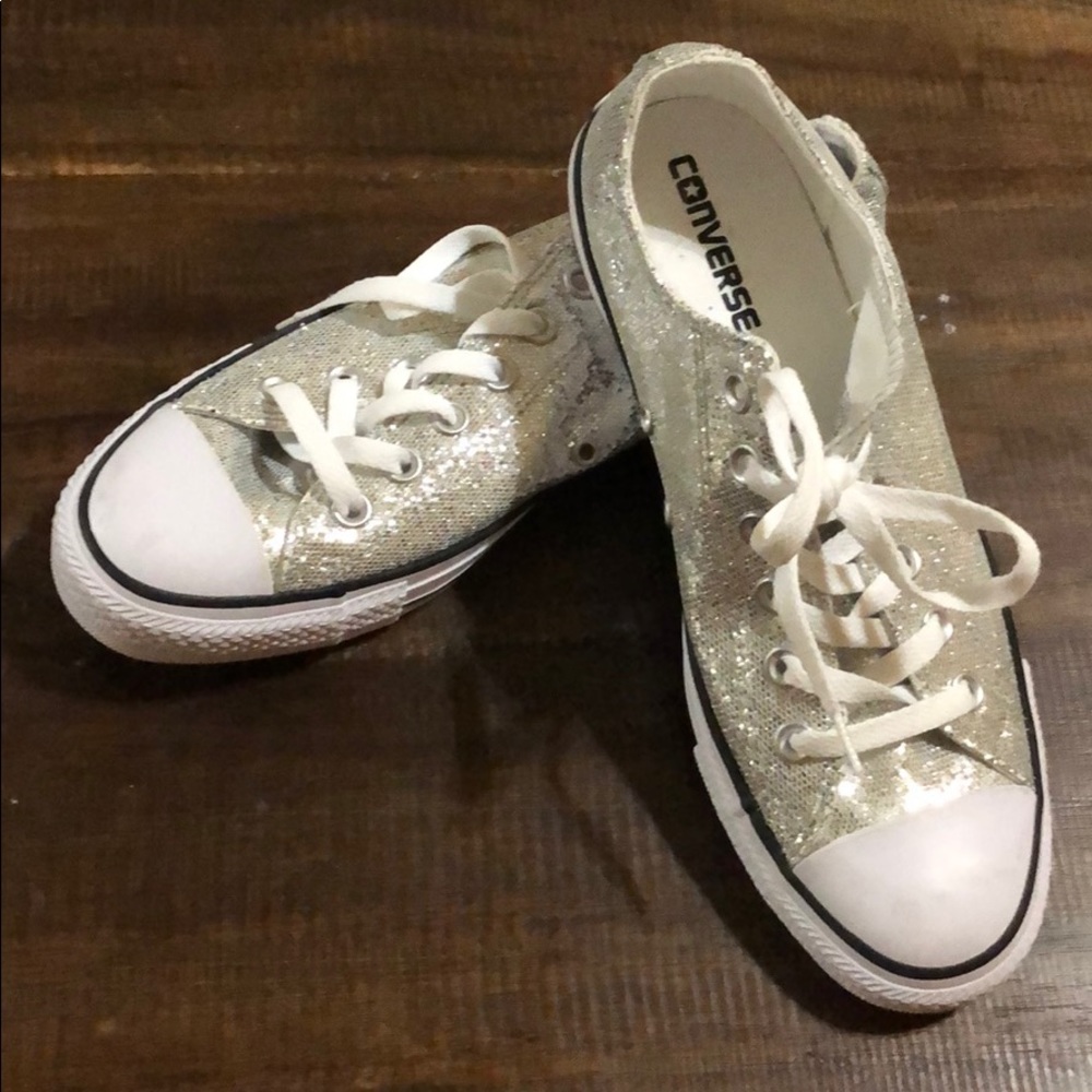 NEW women’s silver glitter converse size 9